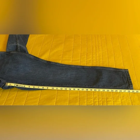 EUC - High-Rise, Dark Wash Banana Republic Curvy Straight Jeans, Size 25/0 - Picture 8 of 8